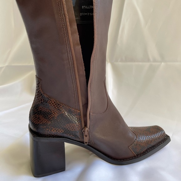 90’s oxblood & snake embossed leather boots (excellent like new condition) - Picture 2 of 7